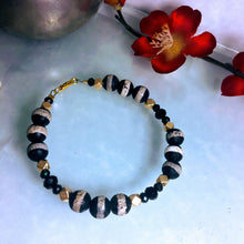 Black striped agate bracelet